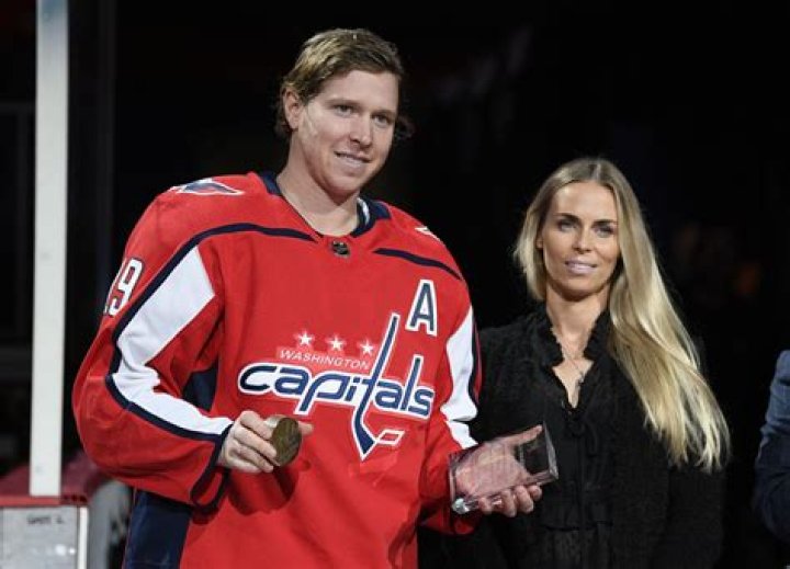Who Is Liza Berg? Nick Backstrom Wife Age & Photos On Instagram